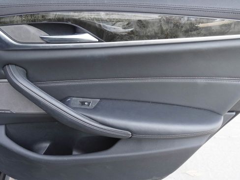 Used 2020 BMW M550i xDrive AWD/4WD image 34