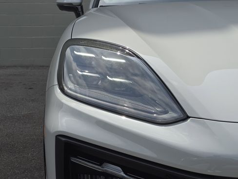 New 2026 Porsche Cayenne GTS image 11