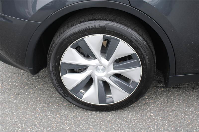 Used 2024 Tesla Model Y Long Range AWD/4WD image 8