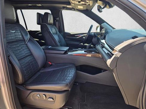 Used 2024 Cadillac Escalade ESV Sport Platinum w/ LPO, ONYX Package image 22