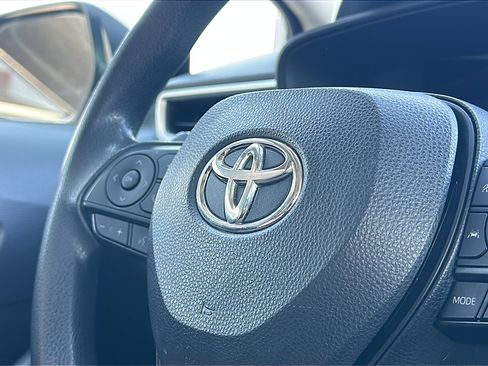 Used 2023 Toyota Corolla LE image 29