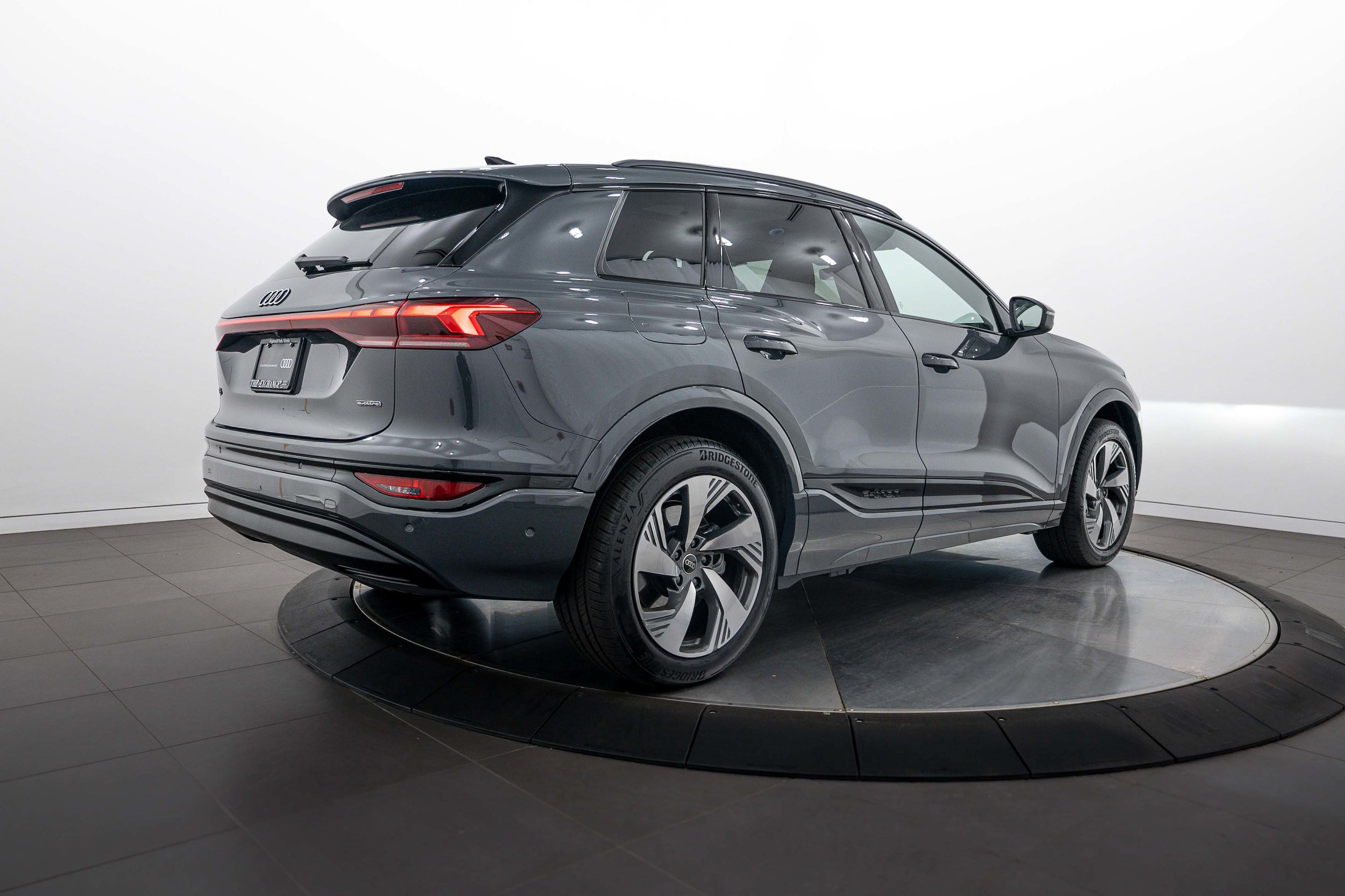 Certified 2025 Audi Q6 e-tron Premium Plus w/ Premium Plus AWD/4WD image 5