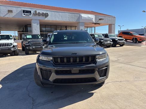 New 2026 Jeep Grand Cherokee Altitude AWD/4WD image 2