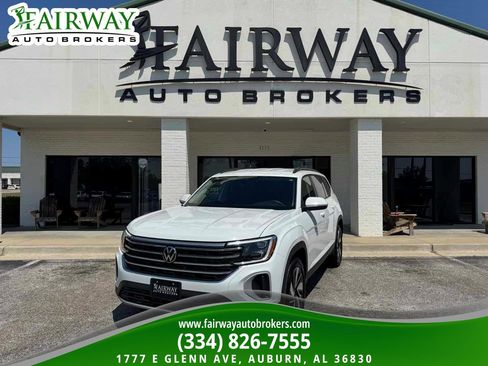 Used 2025 Volkswagen Atlas SE AWD/4WD image 1