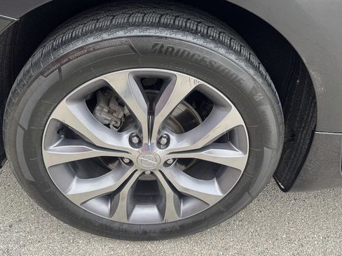 Used 2019 Chrysler Pacifica Limited w/ Tire & Wheel Group image 13