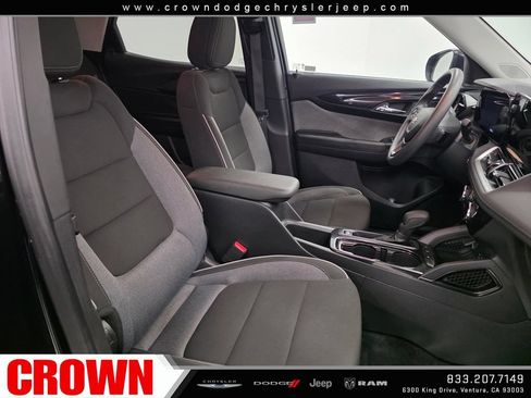 Used 2025 Chevrolet TrailBlazer LT FWD image 11