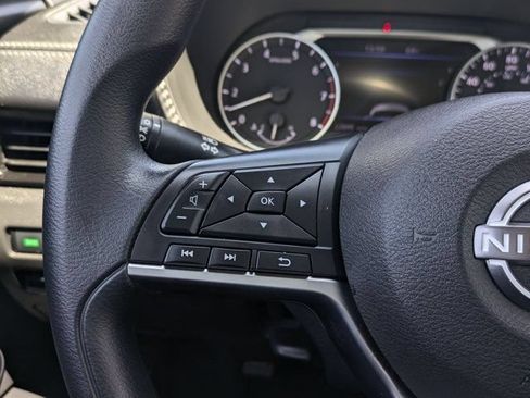 Used 2025 Nissan Sentra SV FWD image 15