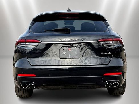 Used 2022 Maserati Levante GT AWD/4WD image 5