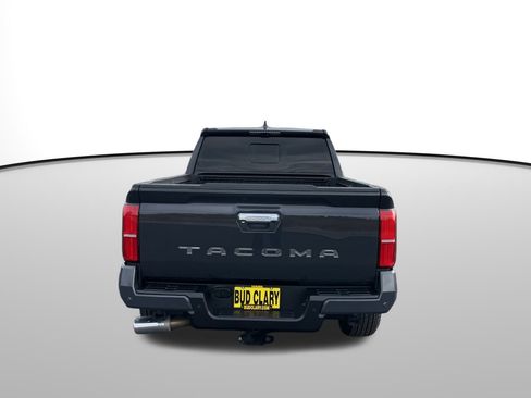 Used 2024 Toyota Tacoma Limited w/ Limited Package (LT) image 5