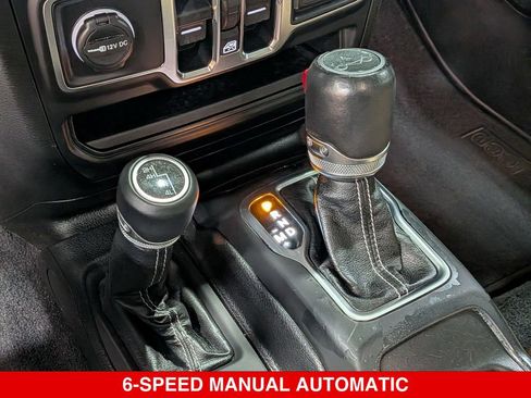 Used 2018 Jeep Wrangler Unlimited Sahara AWD/4WD image 21
