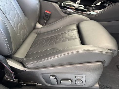 Used 2025 BMW X4 M w/ Premium Package image 61