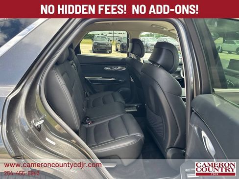 Used 2025 Genesis GV70 2.5T AWD/4WD image 17