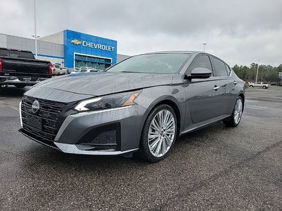 Used 2023 Nissan Altima 2.5 SL