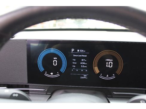 Certified 2025 Hyundai Kona SEL image 18