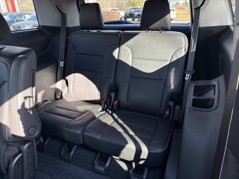Used 2023 GMC Acadia AT4 w/ Technology Package image 28