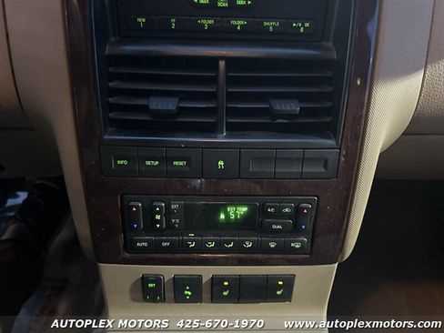 Used 2008 Ford Explorer Limited image 27