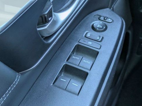Used 2018 Honda CR-V Touring image 28
