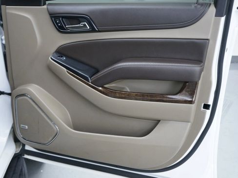 Used 2020 Chevrolet Suburban LT w/ Max Trailering Package image 32