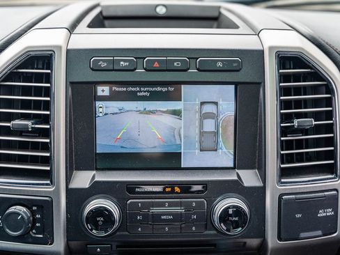 Certified 2018 Ford F150 Platinum w/ Equipment Group 701A Luxury image 33