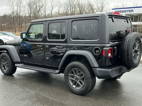 Used 2024 Jeep Wrangler Sport S image 7