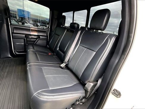 Used 2022 Ford F250 Lariat w/ Black Appearance Package image 19