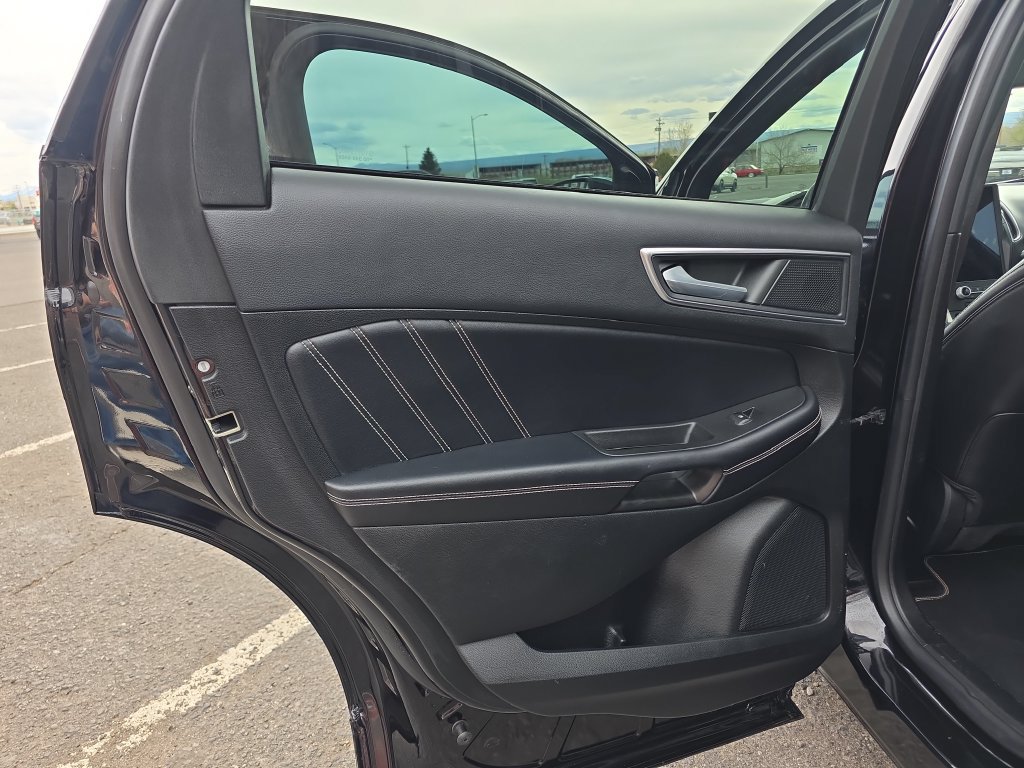 Used 2022 Ford Edge ST w/ Equipment Group 401A AWD/4WD image 25