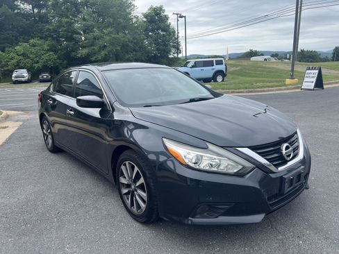 Used 2017 Nissan Altima 2.5 SV FWD image 7
