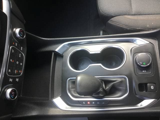 Used 2021 Chevrolet Traverse LS FWD image 19