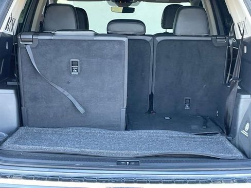 Used 2025 Volkswagen Atlas SE FWD image 16