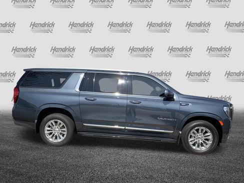 Used 2021 GMC Yukon XL SLT w/ SLT Premium Package image 11