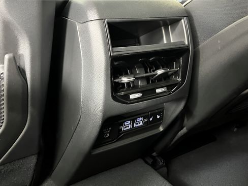 Used 2024 Jeep Grand Cherokee Limited w/ Black Appearance Package AWD/4WD image 26
