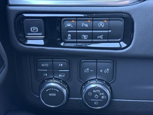 New 2026 GMC Yukon XL Elevation w/ LPO, Floor Liner Package image 23