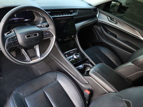 Used 2023 Jeep Grand Cherokee L Limited image 9