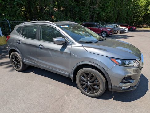 Used 2021 Nissan Rogue Sport SV AWD/4WD image 1