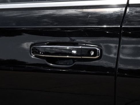 Used 2024 Chevrolet Suburban Premier image 43