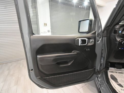 Used 2025 Jeep Wrangler Unlimited Rubicon 4xe AWD/4WD image 21