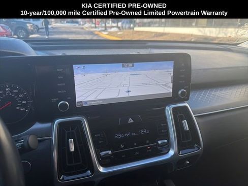 Certified 2022 Kia Sorento SX image 18