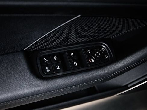 Certified 2023 Porsche Panamera image 22