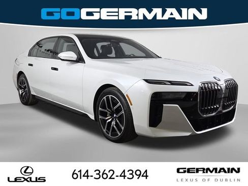 Used 2025 BMW 740i xDrive AWD/4WD image 5