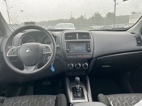 Used 2024 Mitsubishi Outlander Sport SE AWD/4WD image 6