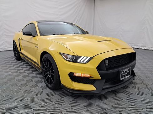 Used 2016 Ford Mustang Shelby GT350 w/ Technology Package RWD image 2