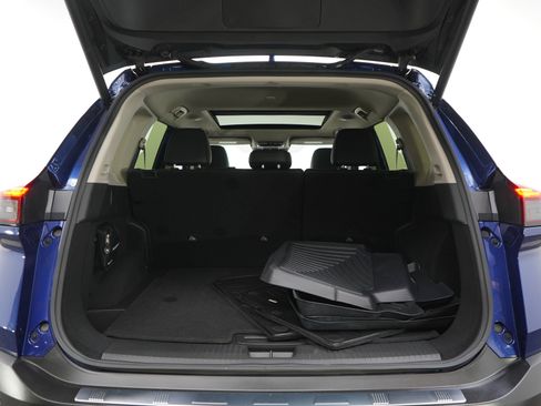 Used 2023 Nissan Rogue SV w/ SV Premium B Package AWD/4WD image 18