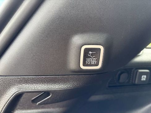 Used 2024 Jeep Grand Cherokee Limited image 25