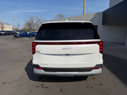 New 2026 Kia Carnival LX FWD image 7