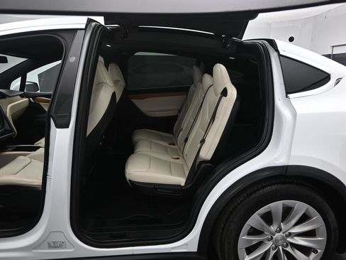 Used 2020 Tesla Model X Long Range AWD/4WD image 14