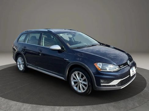 Used 2017 Volkswagen Golf Alltrack SE AWD/4WD image 7