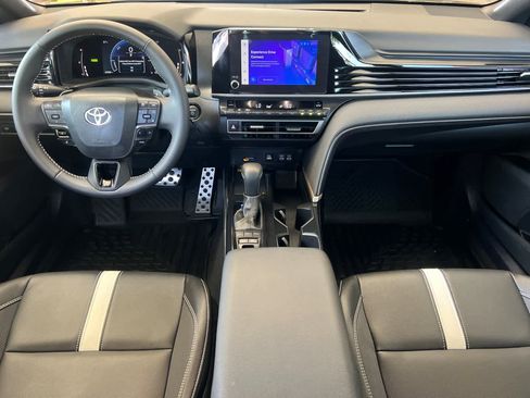Certified 2025 Toyota Camry SE FWD image 3