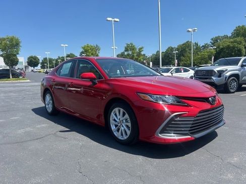 Used 2024 Toyota Camry LE w/ Convenience Package FWD image 4