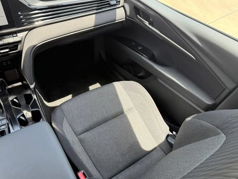 Used 2025 Toyota Camry LE FWD image 28