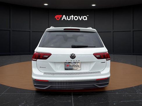 Used 2024 Volkswagen Tiguan Wolfsburg Edition AWD/4WD image 4